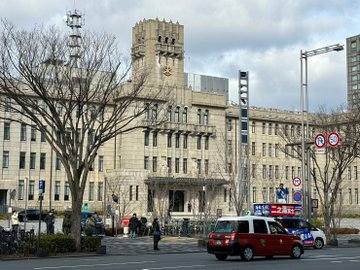 市役所前で街頭活動をさせていただきました。